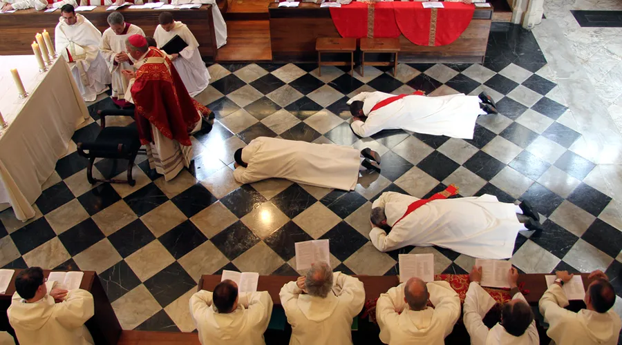 Ordenación sacerdotal (imagen referencial) / Foto: Flickr de Fr Lawrence Lew OP (CC-BY-NC-ND-2.0)