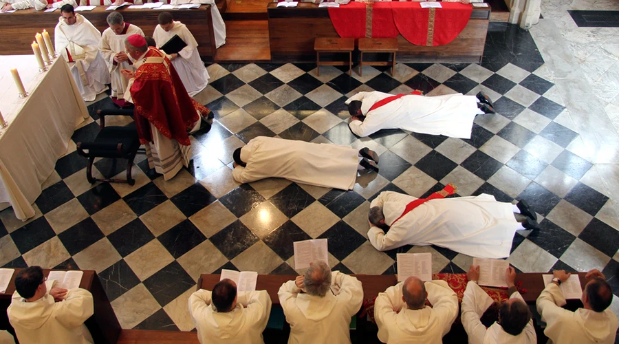 Ordenación sacerdotal (imagen referencial) / Foto: Flickr de Fr Lawrence Lew OP (CC-BY-NC-ND-2.0)?w=200&h=150