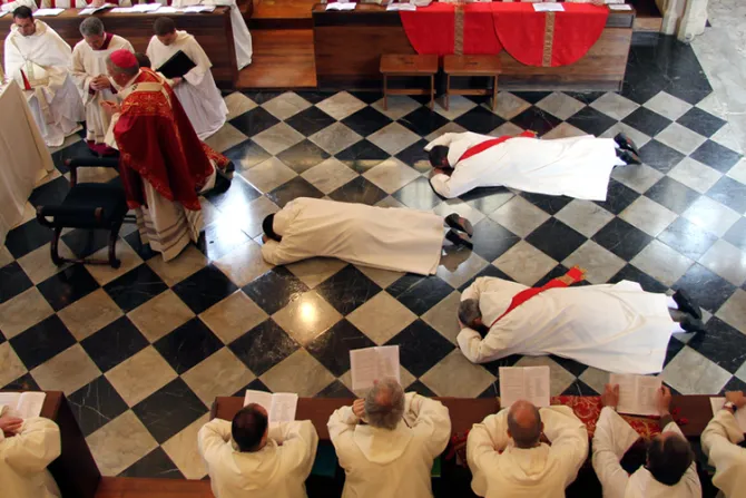 Arzobispo pide formar sacerdotes misioneros para responder al creciente paganismo