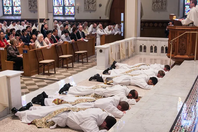 Cada ordenación es signo de esperanza para el futuro de la Iglesia, dice Arzobispo en EEUU