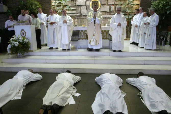 Papa Francisco: Sacerdotes santos y no “turistas del Espíritu”