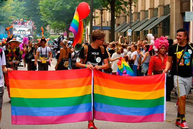 Apoyar “el Orgullo Gay” es apología al pecado, afirma sacerdote 