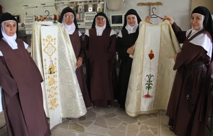 Ornamentos para visita del Papa Francisco a Ecuador - Hermanas Carmelitas Descalzas de Santo Domingo de los Tsu00e1chilas / Cru00e9dito foto Carlos Perez / El Comercio - Ecuador) 
