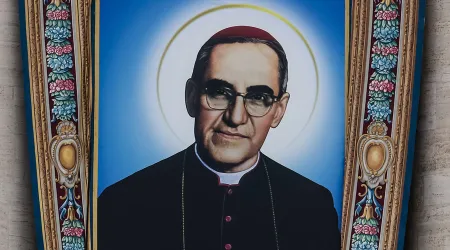 Esta es la vida de Mons. Oscar Romero, el mártir que murió celebrando la Eucaristía