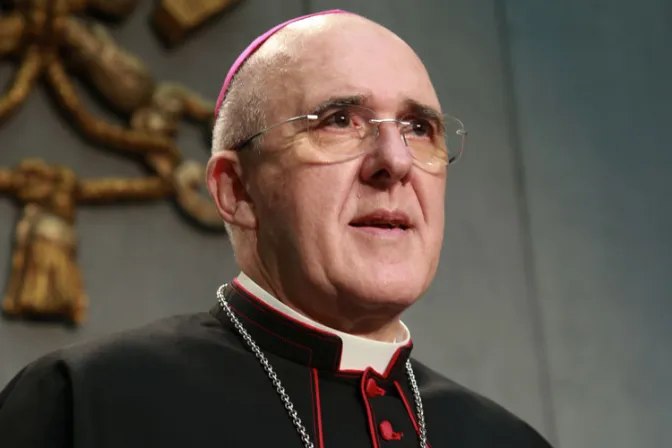 “Lo mejor de mi vida lo aprendí en la familia”, dice Arzobispo de Madrid en el Sínodo