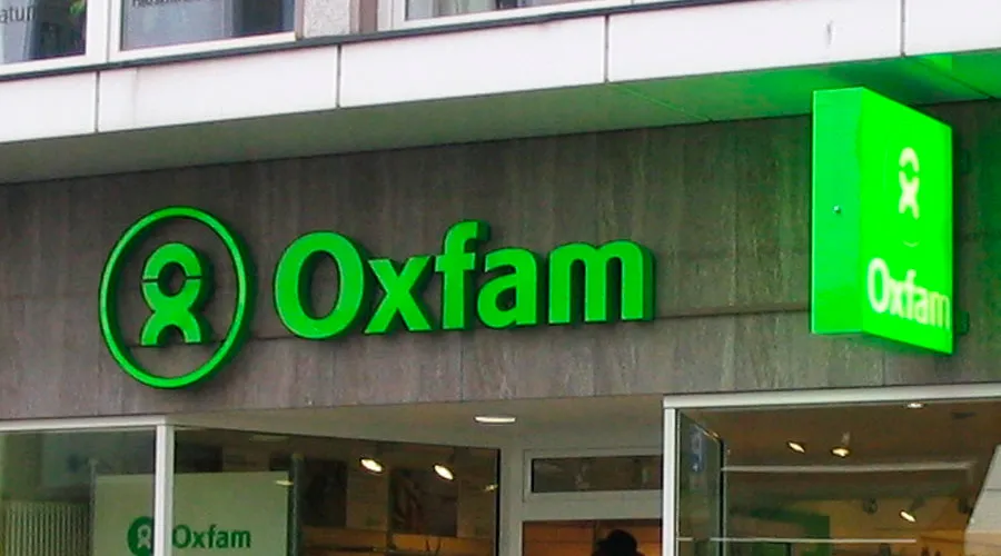 Logo de Oxfam en una de sus oficinas. Foto: Kürschner / Dominio público.