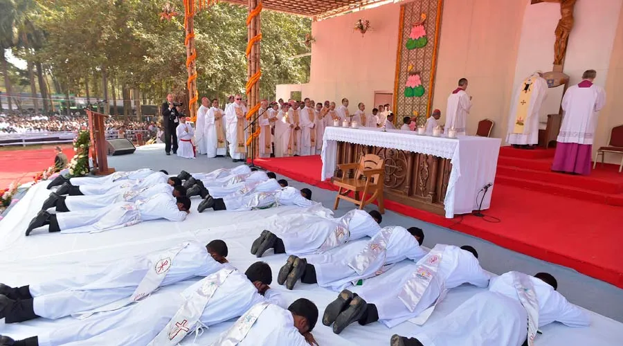 El Papa Francisco durante la ordenación de nuevos sacerdotes / Foto: Captura de video?w=200&h=150