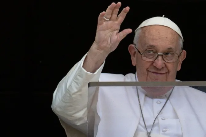 El Papa anima a vivir con la mirada hacia el cielo y recuerda que la meta es la eternidad