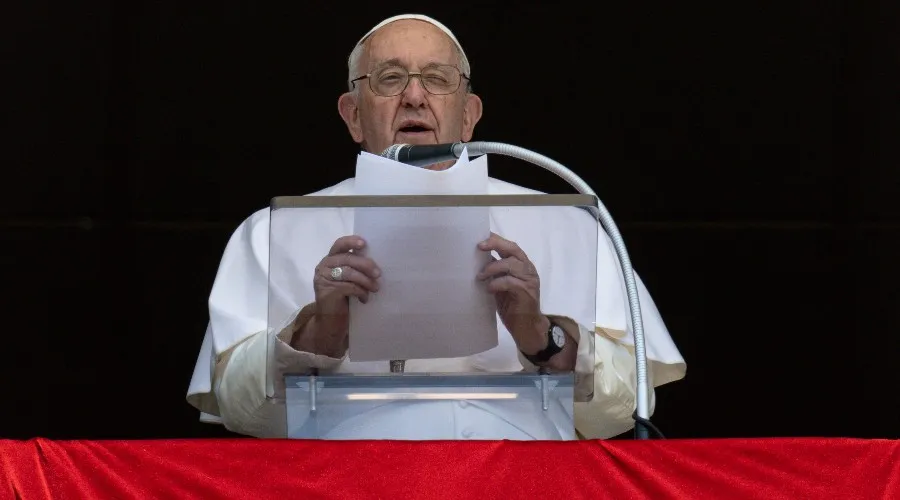 El Papa Francisco desde la ventana del Palacio Apostólico. Crédito: Vatican Media?w=200&h=150