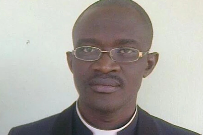 Joven sacerdote fallece mientras celebraba la Misa