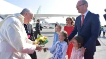 El Papa Francisco a su llegada a Dublín. Foto: Vatican Media