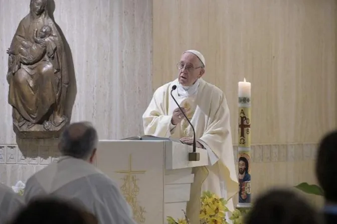  Incluso al que se aleja o traiciona, Dios le sigue llamando “amigo”, dice el Papa Francisco