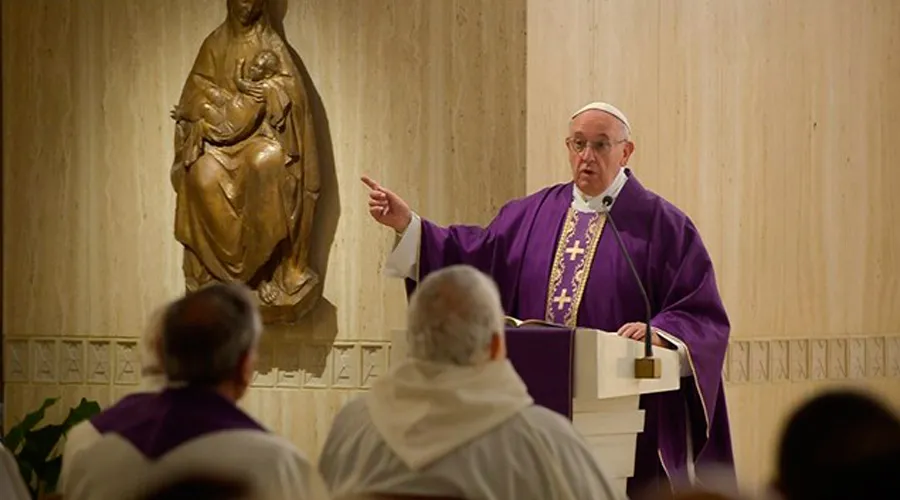 El Papa en la Misa en la Casa Santa Marta. Foto: L'Osservatore Romano?w=200&h=150