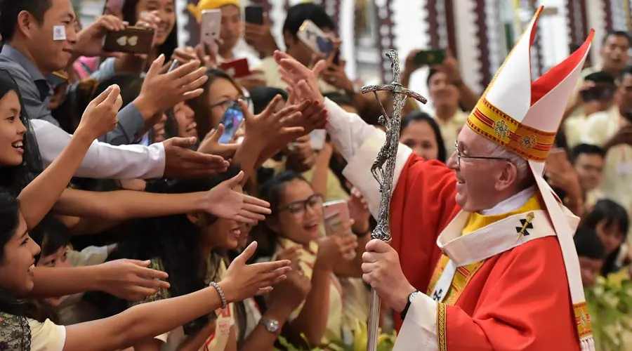 El Papa Francisco en la Misa que presidió este jueves 30 de noviembre en Myanmar. Foto: Edward Pentin / ACI Prensa