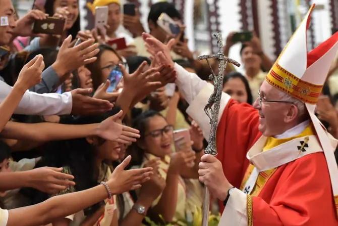 En Myanmar el Papa Francisco desafía a jóvenes con estas 3 preguntas