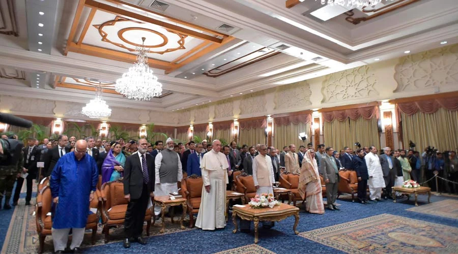 El Papa durante el encuentro con las autoridades. Foto: L'Osservatore Romano?w=200&h=150