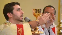 El P. Guilherme en la Misa que celebró el 3 de junio - Foto: Pascom Diocese de Petrópolis