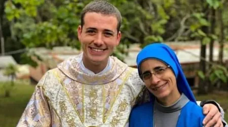 Madre e hijo consagran su vida a Dios: Ella es religiosa y él es sacerdote