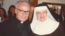 P. Julio Muñiz y la Madre Angélica. Gentileza: María Jesús Olivera.