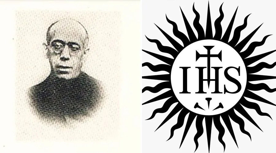 P. Manuel García Nieto (izq) junto con el emblema de los Jesuitas. Foto: Jesuitas. ?w=200&h=150
