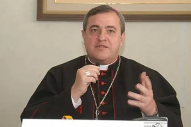 Pidamos a María el fin del terrorismo, alienta Arzobispo peruano