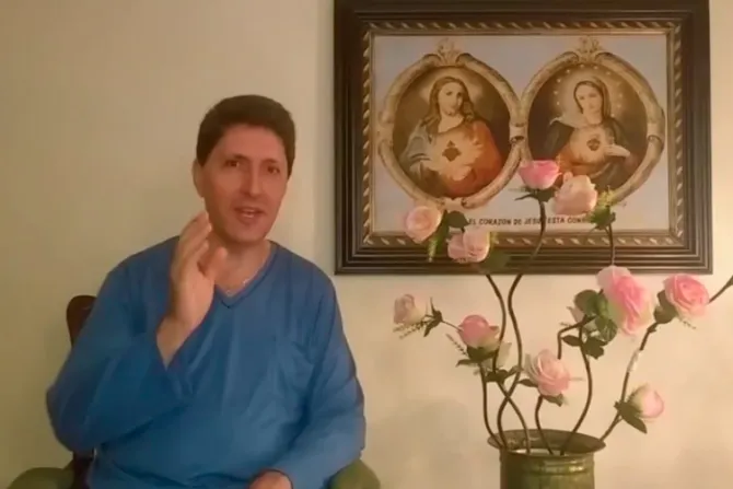 VIDEO: Padre Carlos Yepes reaparece en redes sociales y agradece oraciones tras operación