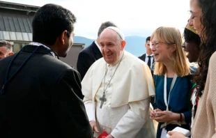 Papa Francisco y ju00f3venes empresarios. Cru00e9dito: Vatican Media  