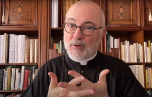 P. Josu00e9 Antonio Fortea. Cru00e9dito: Captura de video / YouTube oficial. 