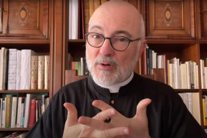 El Padre Fortea explica la importancia de la sinodalidad en la Iglesia y analiza sus desafíos