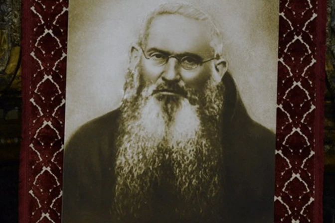 El Papa recuerda en el Ángelus a fraile beatificado en Italia