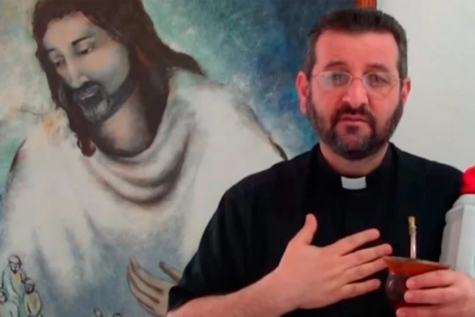 Estas son las poderosas razones de un cura argentino para no abandonar el sacerdocio