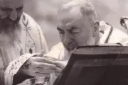Hábito que usó Padre Pío al recibir los estigmas irá a la tierra de San Francisco