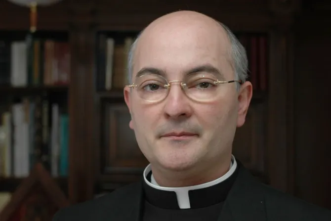 La magna unción final: El Padre Fortea presenta nuevo libro sobre el último sacramento