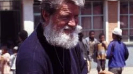 u00a1Los pobres me han evangelizado!, dice misionero argentino P. Opeka en Roma