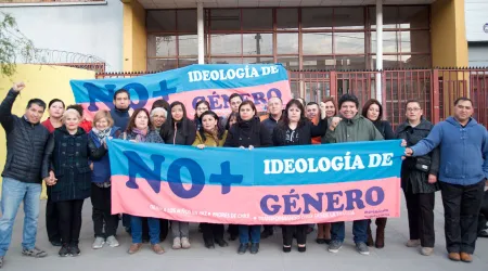 Padres se manifiestan contra introducción de ideología de género en colegios de Chile