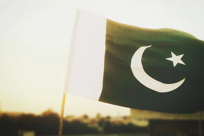 Pakistán: Sentencian a muerte a musulmanes que quemaron vivos a esposos cristianos