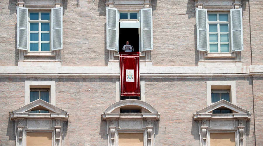 El Papa presidió el rezo del Ángelus desde el Palacio Apostólico. Foto: Vatican Media?w=200&h=150