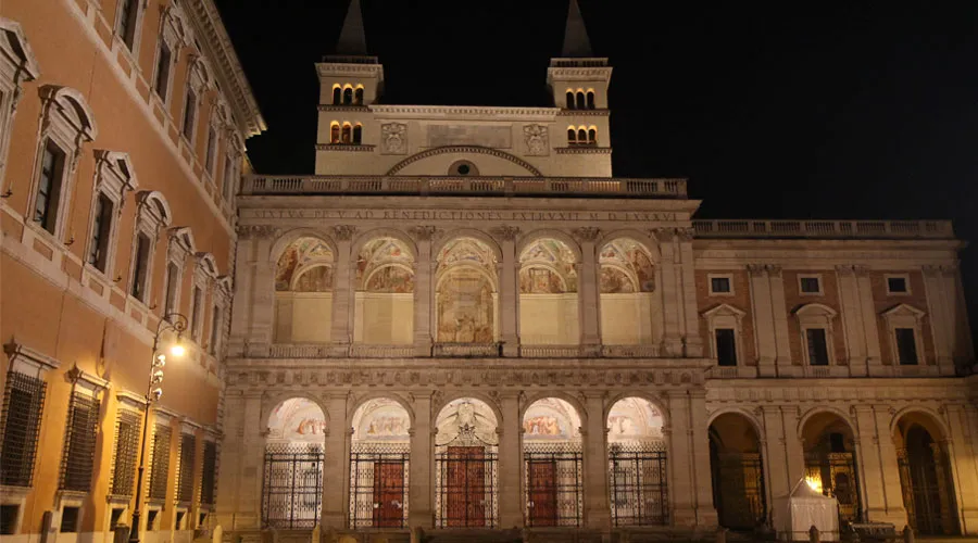 El Palacio lateranense junto a la Basílica de San Juan de Letrán. Foto: ACI Prensa