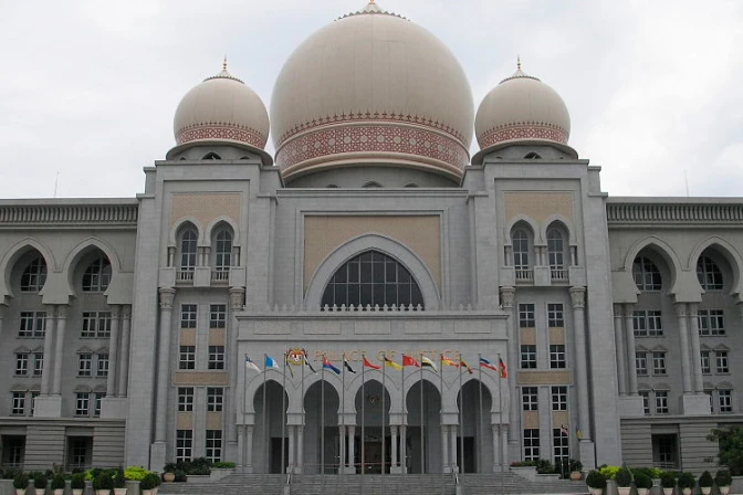 Corte de Malasia confirma prohibición de que cristianos usen el nombre “Alá”