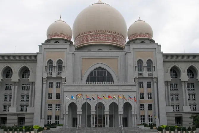 Corte de Malasia confirma prohibición de que cristianos usen el nombre “Alá”