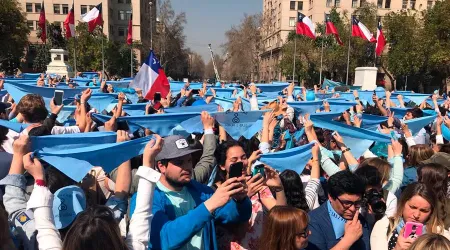 Miles participan en “Pañuelazo por las 2 vidas” y le dicen no al aborto en Chile [FOTOS]