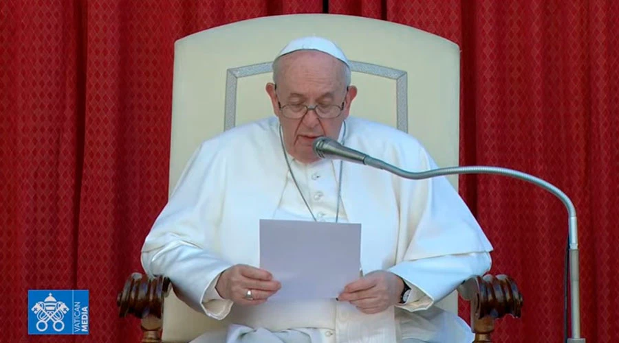 El Papa Francisco pronuncia su catequesis. Foto: Youtube?w=200&h=150