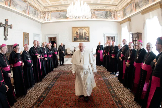 El Papa pide “el milagro de la curación” para víctimas de abusos en la Iglesia en Francia 
