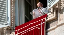 El Papa Francisco pronuncia sus condolencias durante el Ángelus. Foto: Vatican Media