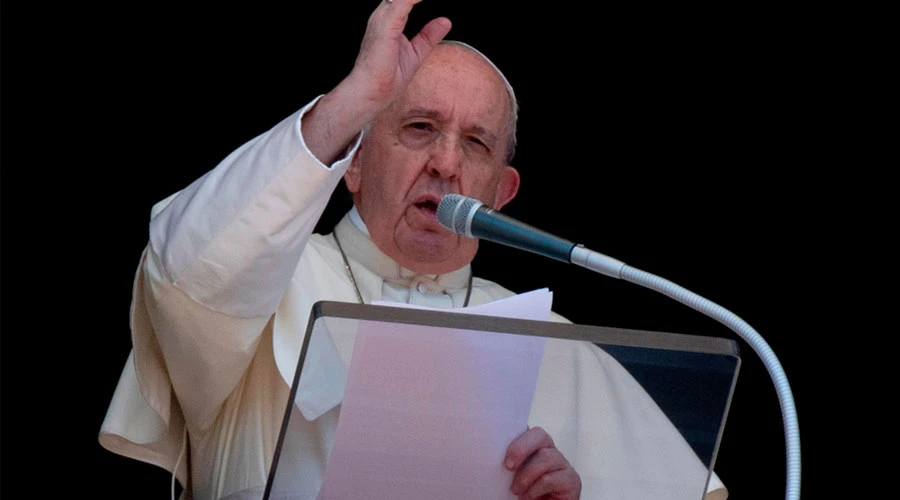 El Papa Francisco se dirige a los fieles congregados en la Plaza de San Pedro. Foto: Vatican Media?w=200&h=150