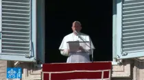 El Papa Francisco preside el Ángelus desde el Palacio Apostólico. Foto: Captura de Youtube