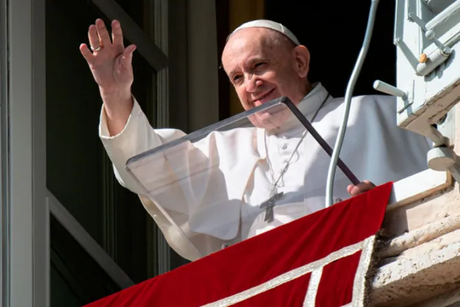 La Solemnidad de Todos los Santos recuerda la vocación a la santidad, afirma el Papa