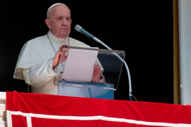 Papa Francisco: Es doloroso ver a personas con autoridad en la Iglesia buscar su interés