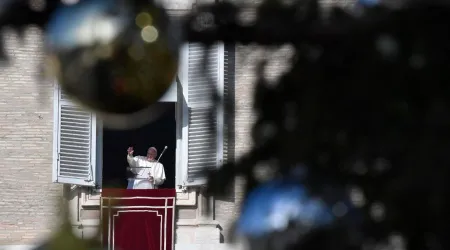Papa Francisco: “El Niño del pesebre tiene el rostro de los más necesitados”