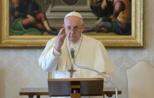 El Papa Francisco durante el rezo del u00c1ngelus. Foto: Vatican Media 